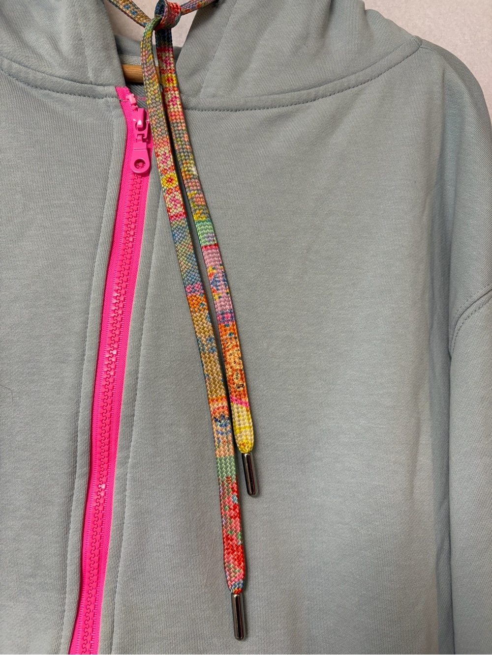 Natural Life Sage/Grey Patchwork Peace Sign Zip Hoodie Boho Hippie S/M
NWOT - Picture 7 of 10